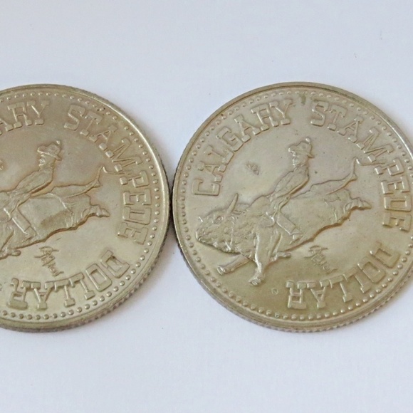 2 Calgary Stampede Tokens Coins 1976 - Picture 1 of 2